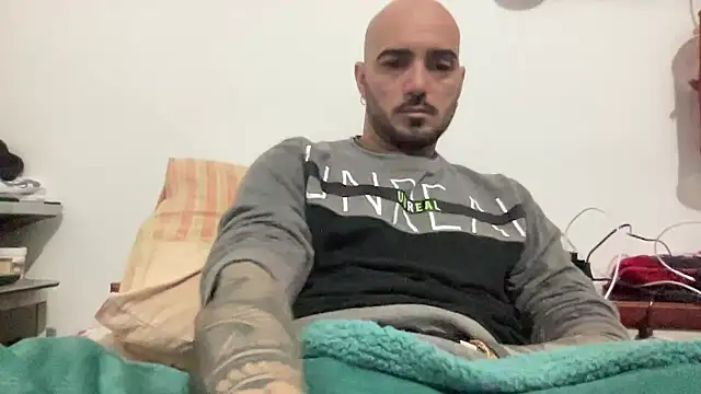 alessandromori91 online show from 01-18-26, 08:34