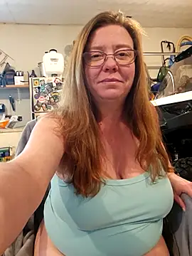 Snapshot of MsShelby40 chatting on 04-19-26, 05:56 MsShelby40 online show from 04-19-26, 05:56