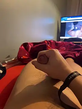 Snapshot of enzomlt chatting on 11-26-25, 01:17 enzomlt online show from 11-26-25, 01:17