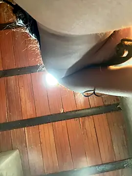 Snapshot of MollySanders___ chatting on 10-31-25, 12:11 MollySanders online show from 10-31-25, 12:11