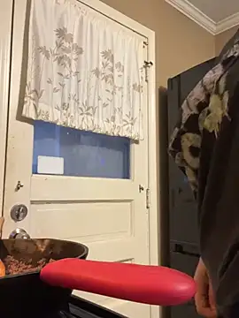 Snapshot of Big-Tits-McGee chatting on 12-27-24, 11:21 Big-Tits-McGee online show from 12-27-24, 11:21