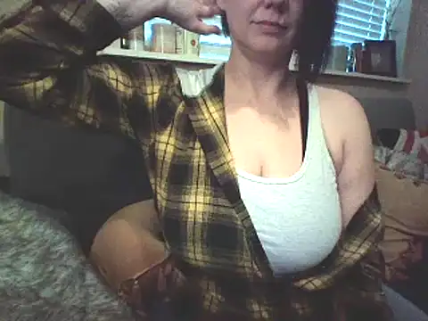 Snapshot of Big-Tits-McGee chatting on 01-29-25, 03:37 Big-Tits-McGee online show from 01-29-25, 03:37
