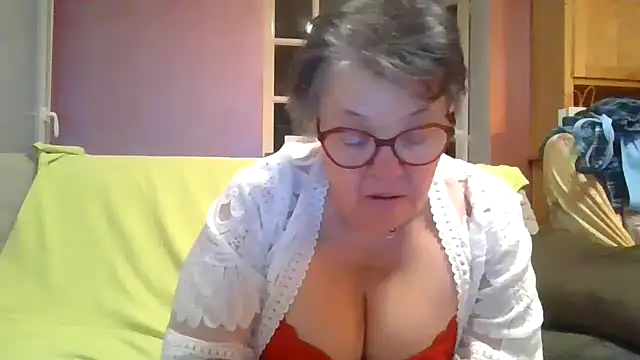 Vandeae44 online show from 03-17-26, 09:07