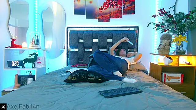 Alex and Fabian online show from 12-22-24, 06:37