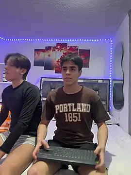 Alex and Fabian online show from 04-28-26, 03:11