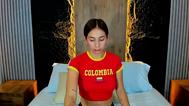 Snapshot of maroly_21 chatting on 02-12-25, 05:15 maroly 21 online show from 02-12-25, 05:15