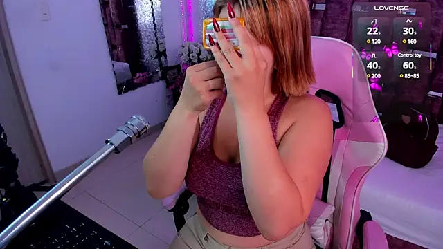 AlessiaDouce online show from 02-12-25, 08:29