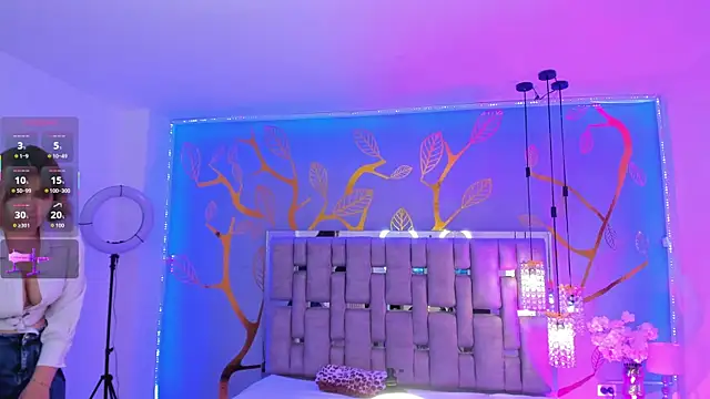 Snapshot of AlessiaDouce chatting on 11-23-25, 08:30 AlessiaDouce online show from 11-23-25, 08:30