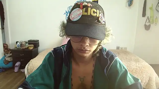 fenixmfx19 online show from 02-24-25, 10:14