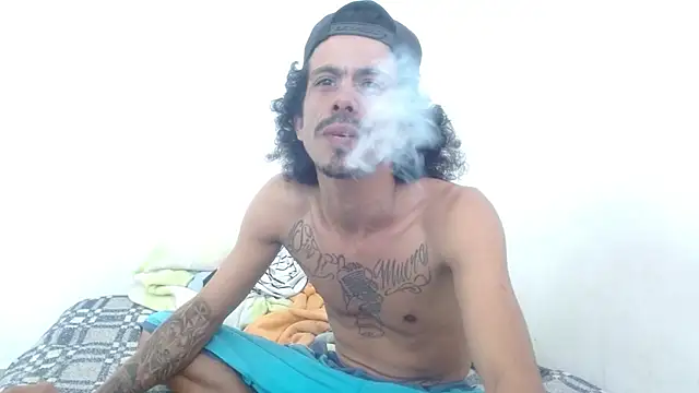 Snapshot of damian_bottom_bigcock chatting on 12-14-24, 04:09 damian bottom bigcock online show from 12-14-24, 04:09