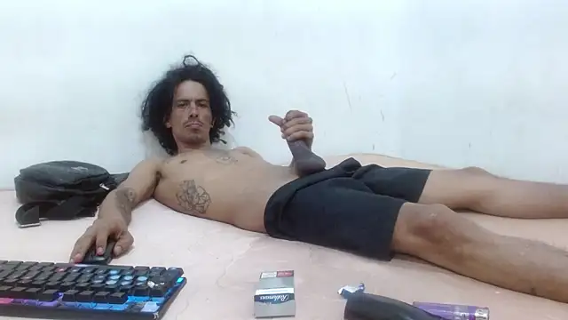 Snapshot of damian_bottom_bigcock chatting on 01-05-25, 12:42 damian bottom bigcock online show from 01-05-25, 12:42