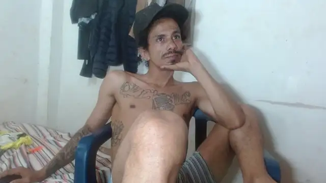 Snapshot of damian_bottom_bigcock chatting on 12-14-25, 08:35 damian bottom bigcock online show from 12-14-25, 08:35