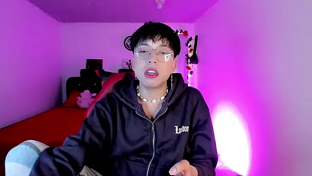 Snapshot of AnggelONfiree chatting on 10-30-25, 02:13 AnggelONfiree online show from 10-30-25, 02:13