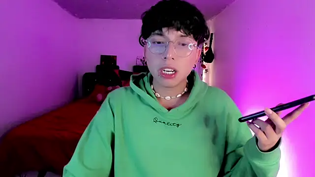 Snapshot of AnggelONfiree chatting on 11-10-25, 04:11 AnggelONfiree online show from 11-10-25, 04:11