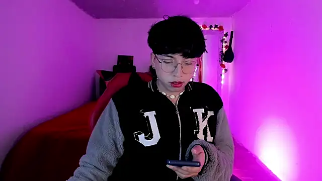 Snapshot of AnggelONfiree chatting on 11-12-25, 03:40 AnggelONfiree online show from 11-12-25, 03:40