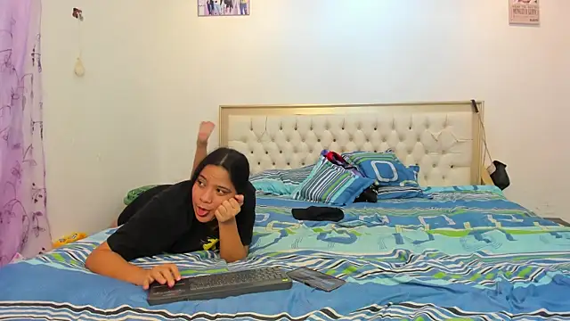 Snapshot of fenixonfire_ chatting on 02-11-25, 09:35 fenixonfire online show from 02-11-25, 09:35