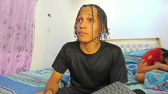 Snapshot of fenixonfire_ chatting on 03-19-25, 11:25 fenixonfire online show from 03-19-25, 11:25