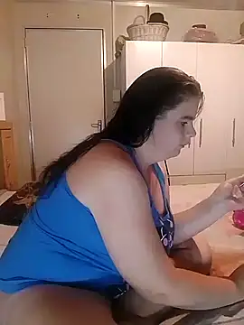 Snapshot of Hornyparratjie chatting on 01-26-25, 08:34 Hornyparratjie online show from 01-26-25, 08:34