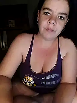 Snapshot of Hornyparratjie chatting on 03-14-25, 11:00 Hornyparratjie online show from 03-14-25, 11:00