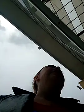 madelaine- online show from 10-31-25, 04:08