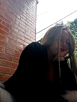 madelaine- online show from 04-21-26, 08:55