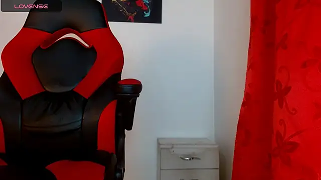 Snapshot of tonibelmont chatting on 12-21-24, 09:15 tonibelmont online show from 12-21-24, 09:15