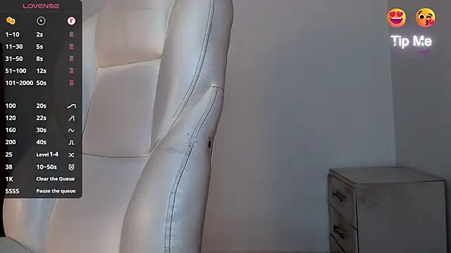 Snapshot of tonibelmont chatting on 01-29-25, 09:28 tonibelmont online show from 01-29-25, 09:28