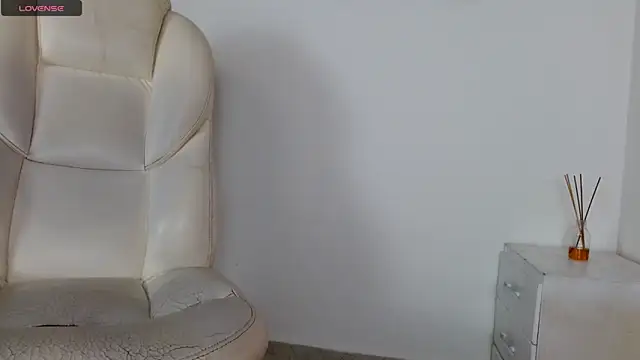 Snapshot of tonibelmont chatting on 03-08-25, 09:40 tonibelmont online show from 03-08-25, 09:40