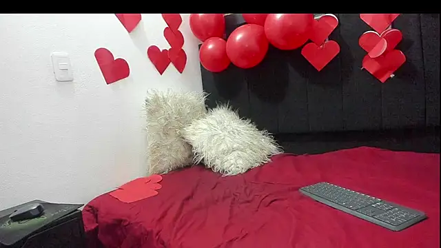 Evaaross 2345 online show from 02-15-25, 04:34