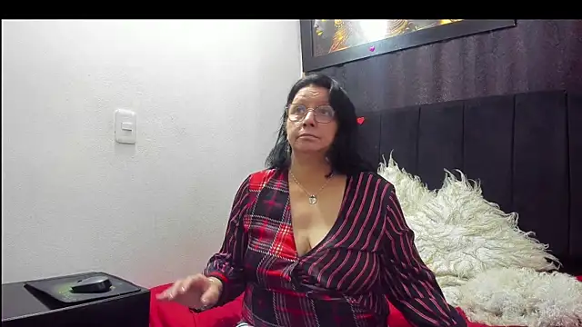 Evaaross 2345 online show from 02-10-26, 12:31