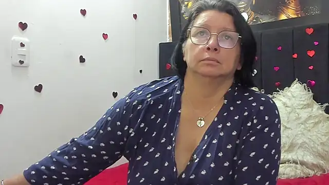 Evaaross 2345 online show from 04-24-26, 03:25