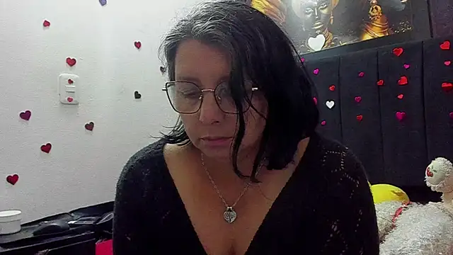 Evaaross 2345 online show from 07-25-26, 08:17