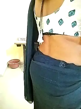 Snapshot of PayalSharmahot143 chatting on 09-13-25, 02:11 PayalSharmahot143 online show from 09-13-25, 02:11