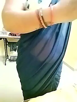 Snapshot of PayalSharmahot143 chatting on 09-13-25, 02:17 PayalSharmahot143 online show from 09-13-25, 02:17