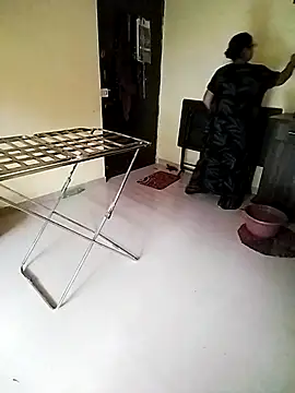 Snapshot of PayalSharmahot143 chatting on 09-27-25, 04:06 PayalSharmahot143 online show from 09-27-25, 04:06