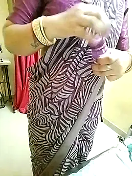 Snapshot of PayalSharmahot143 chatting on 09-27-25, 04:23 PayalSharmahot143 online show from 09-27-25, 04:23