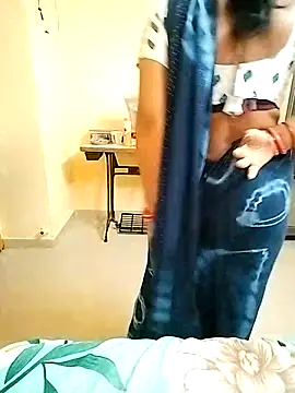 Snapshot of PayalSharmahot143 chatting on 10-03-25, 02:08 PayalSharmahot143 online show from 10-03-25, 02:08