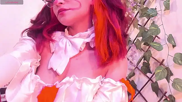 Snapshot of RedMeloddy chatting on 10-31-25, 09:38 RedMeloddy online show from 10-31-25, 09:38