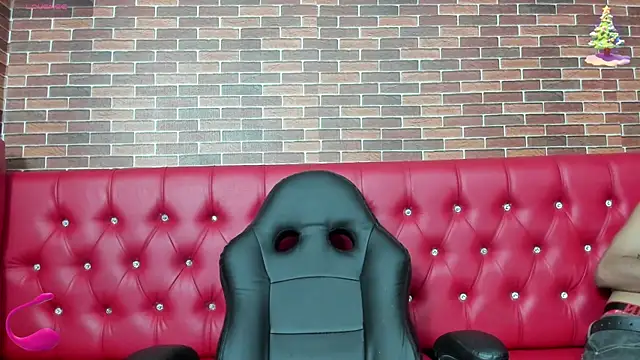 Snapshot of Annyeli chatting on 12-25-24, 07:46 Annyeli online show from 12-25-24, 07:46