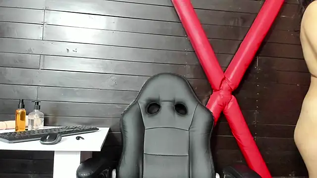 Snapshot of Annyeli chatting on 12-28-24, 07:44 Annyeli online show from 12-28-24, 07:44