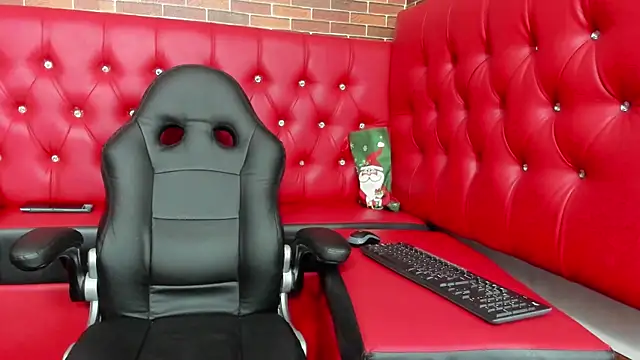 Snapshot of Annyeli chatting on 12-29-24, 08:33 Annyeli online show from 12-29-24, 08:33