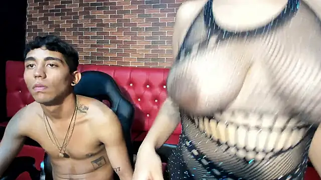 Snapshot of Annyeli chatting on 01-09-25, 03:34 Annyeli online show from 01-09-25, 03:34