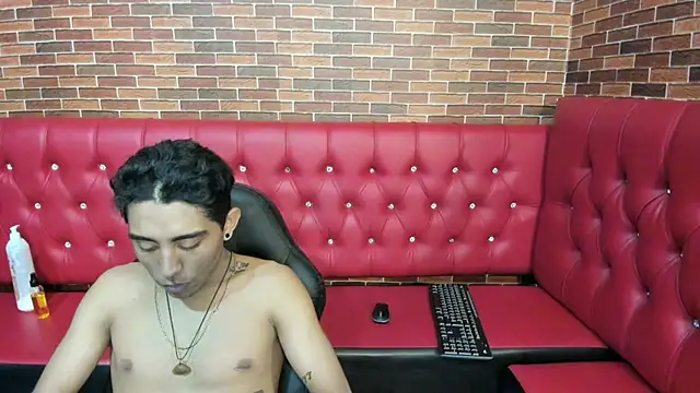 Snapshot of Annyeli chatting on 01-22-25, 01:20 Annyeli online show from 01-22-25, 01:20