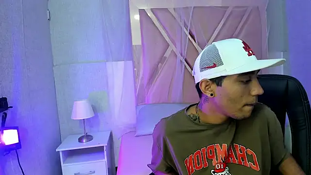 Snapshot of Annyeli chatting on 01-22-25, 11:43 Annyeli online show from 01-22-25, 11:43