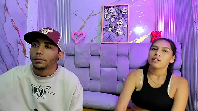 Snapshot of Annyeli chatting on 02-09-25, 01:00 Annyeli online show from 02-09-25, 01:00