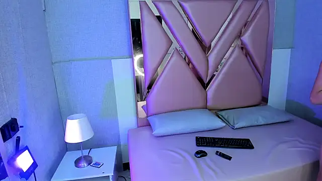 Snapshot of Annyeli chatting on 02-12-25, 02:45 Annyeli online show from 02-12-25, 02:45