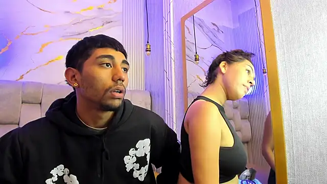 Snapshot of Annyeli chatting on 10-12-25, 01:43 Annyeli online show from 10-12-25, 01:43