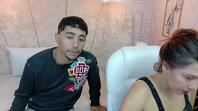 Snapshot of Annyeli chatting on 10-24-25, 01:40 Annyeli online show from 10-24-25, 01:40