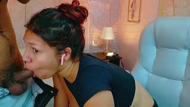 Snapshot of Annyeli chatting on 11-02-25, 02:41 Annyeli online show from 11-02-25, 02:41