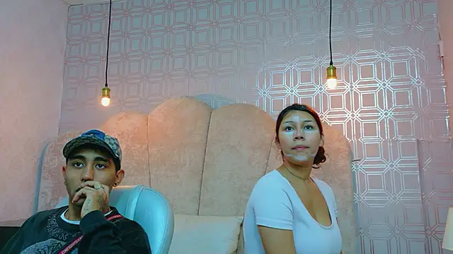 Snapshot of Annyeli chatting on 11-06-25, 11:55 Annyeli online show from 11-06-25, 11:55